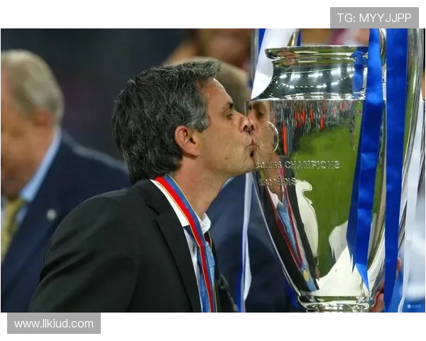 皇马闪电 4 人组 15 秒复刻穆帅经典 反击风暴掀翻对手(1) 皇马闪电 4 人组 15 秒复刻穆帅经典 反击风暴掀翻对手(1)